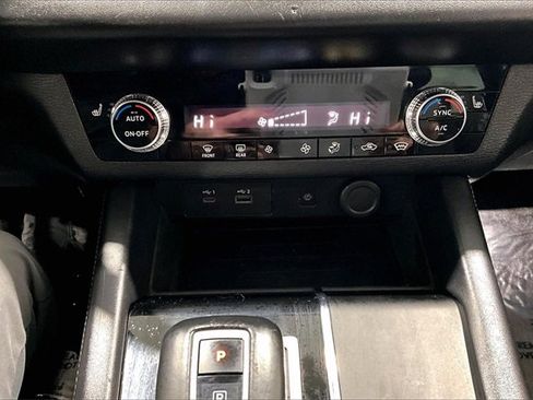 Used 2022 Mitsubishi Outlander SE image 16