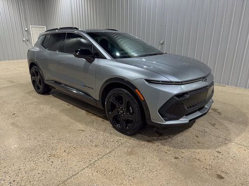 Used 2024 Chevrolet Equinox EV RS image 8