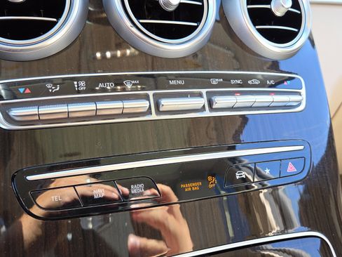 Certified 2021 Mercedes-Benz GLC 300 image 33