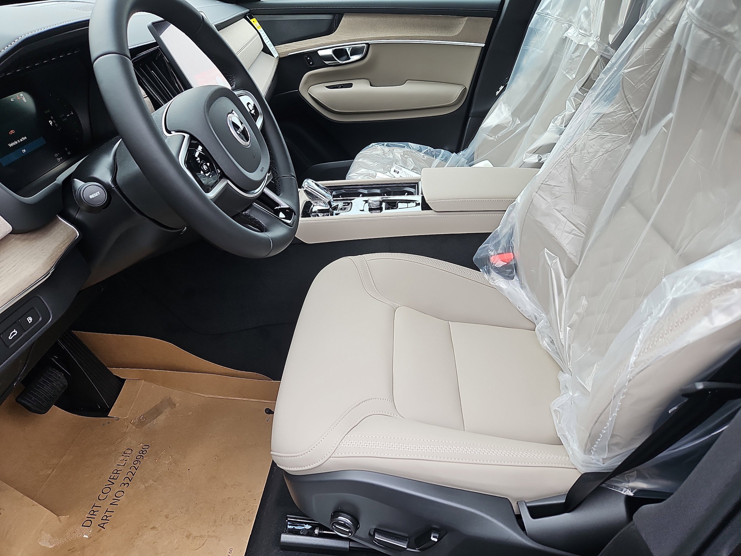 New 2026 Volvo XC90 T8 Plus w/ Protection Package Premier AWD/4WD image 21