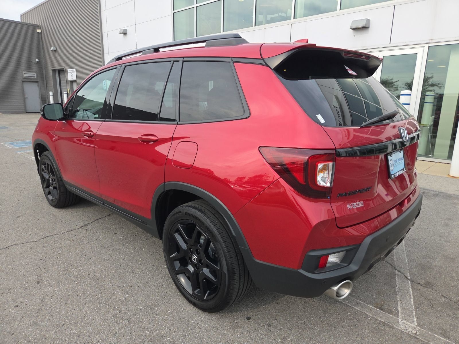 Used 2024 Honda Passport Black Edition image 11