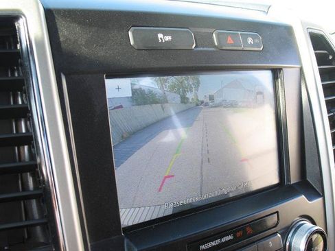 Used 2019 Ford F150 Lariat w/ Equipment Group 502A Luxury AWD/4WD image 39
