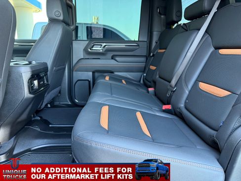 Used 2024 GMC Sierra 2500 AT4 image 22