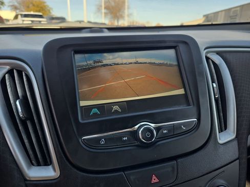 Used 2018 Chevrolet Malibu LS image 27