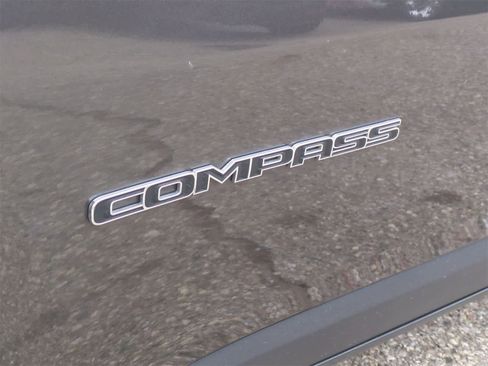 Certified 2022 Jeep Compass Latitude image 13