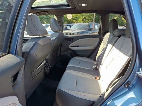 Used 2025 Subaru Forester Premium image 10