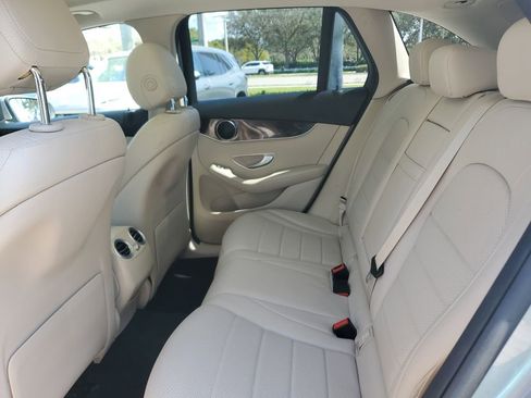 Used 2021 Mercedes-Benz GLC 300 4MATIC image 13