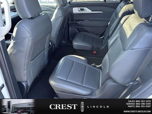Used 2025 Ford Explorer Active w/ Active Comfort Package AWD/4WD image 9