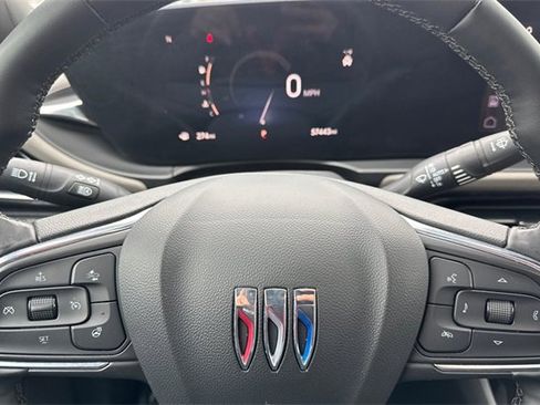 Used 2024 Buick Envista Avenir image 35