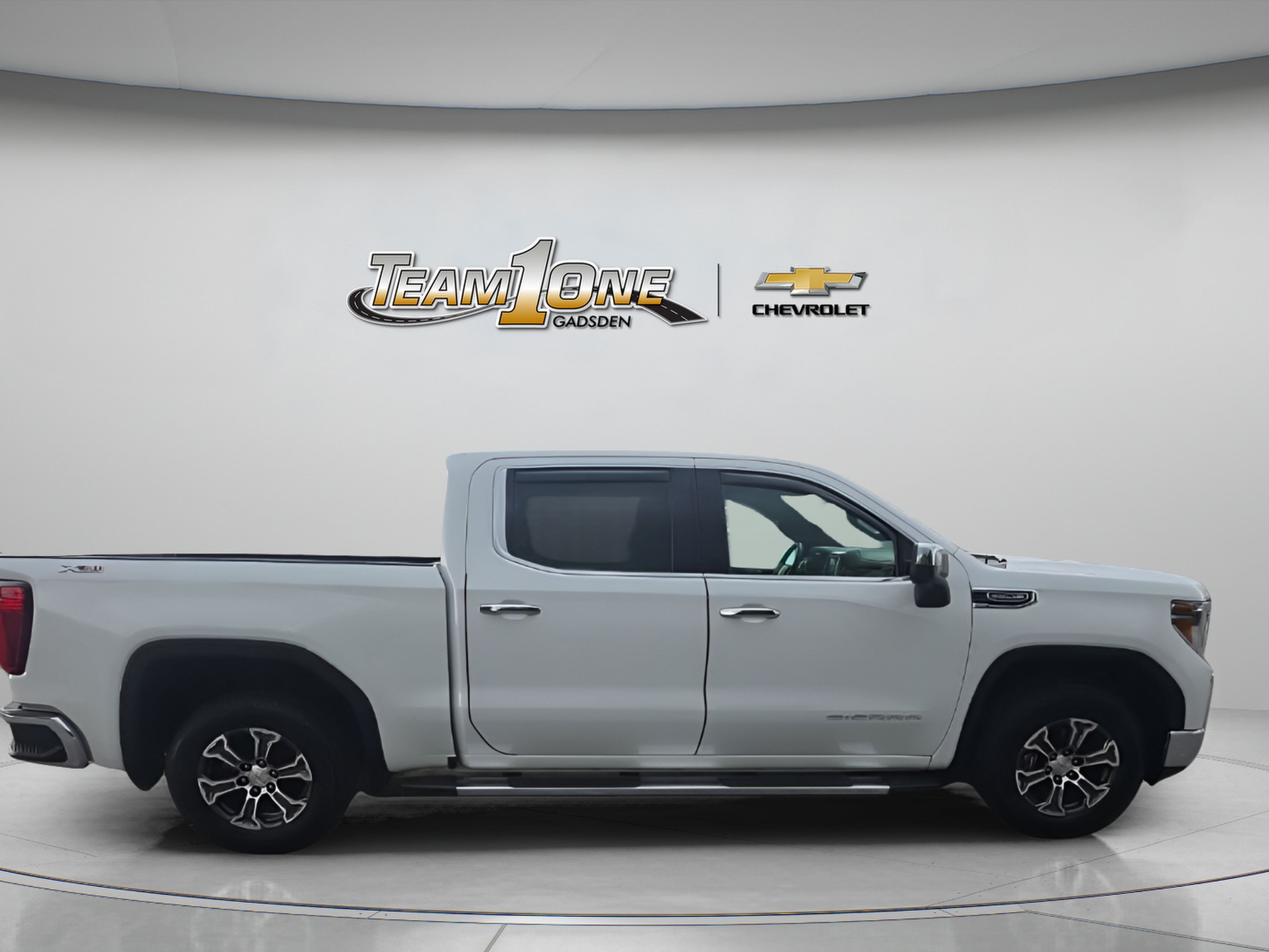 Used 2020 GMC Sierra 1500 SLT w/ SLT Convenience Package AWD/4WD image 9