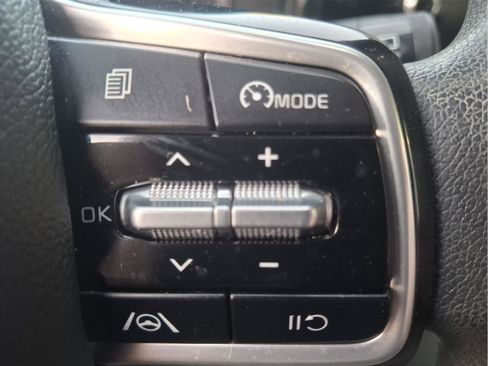 Used 2022 Kia Sorento LX image 23