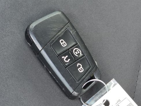 Used 2024 Volkswagen Taos SE AWD/4WD image 38