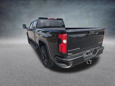 Used 2021 Chevrolet Silverado 2500 Custom w/ Custom Value Package AWD/4WD image 3