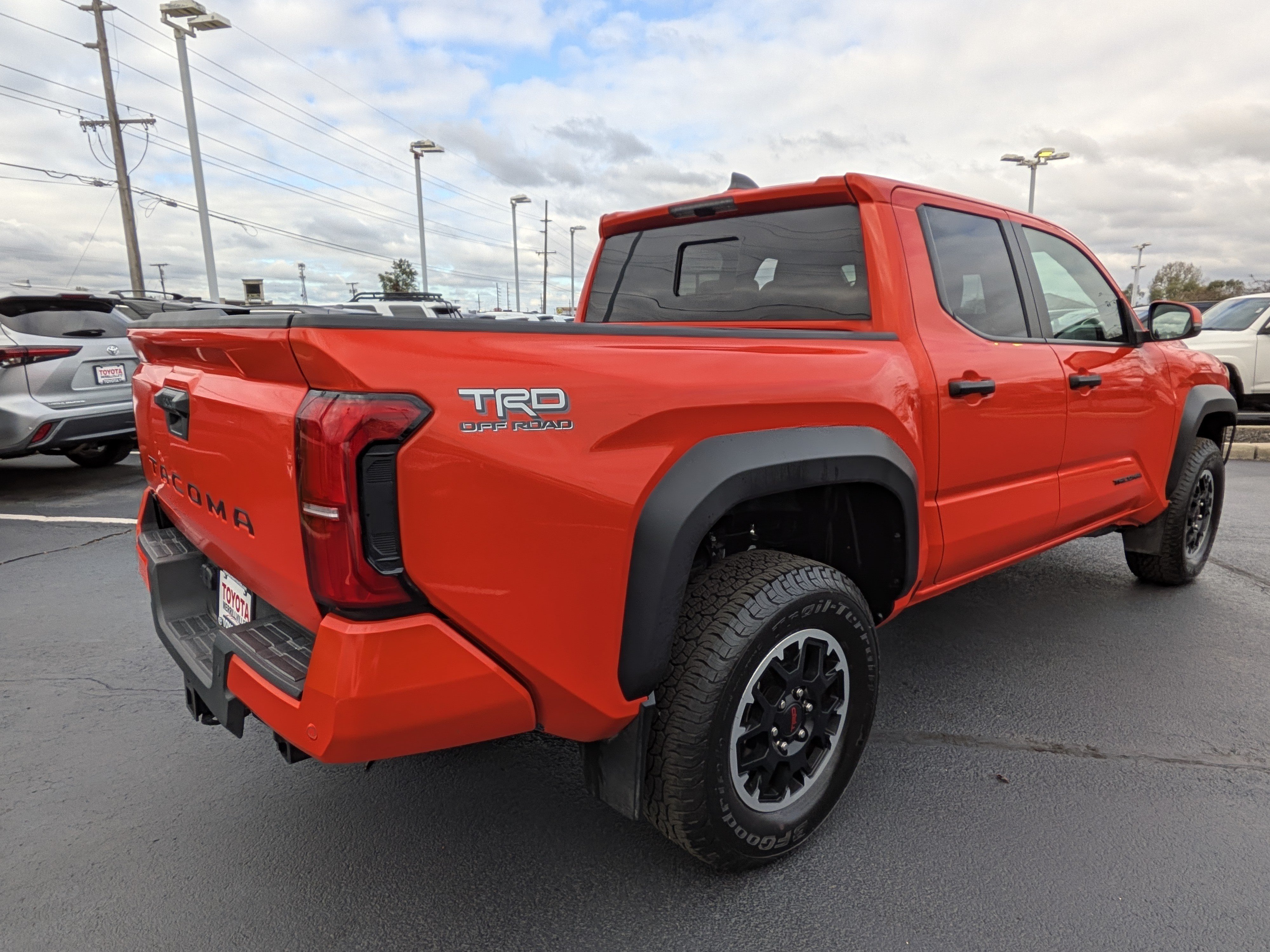 Used 2024 Toyota Tacoma TRD Off-Road w/ TRD Off Road Upgrade Package AWD/4WD image 9
