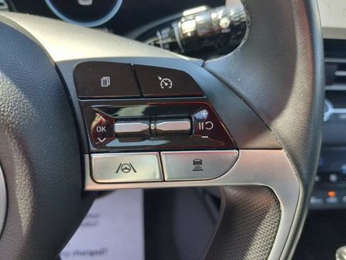 Certified 2023 Hyundai Elantra Limited FWD image 19