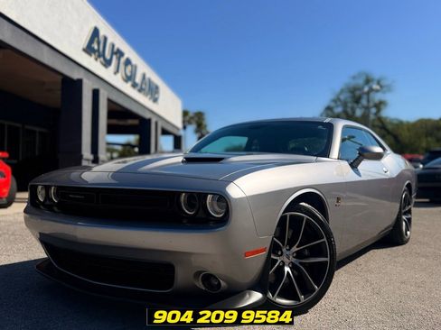 Used 2018 Dodge Challenger R/T Scat Pack w/ Leather Interior Group RWD image 2