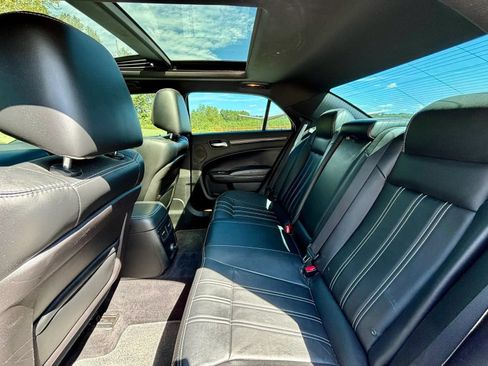 Used 2014 Chrysler 300 S AWD/4WD image 19