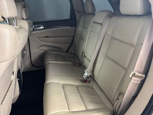 Used 2018 Jeep Grand Cherokee Limited image 11