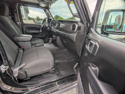 Used 2023 Jeep Wrangler Unlimited w/ Cold Weather Group AWD/4WD image 12