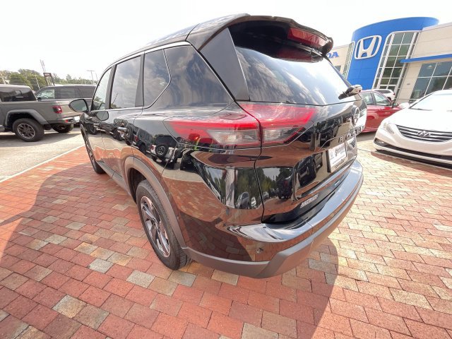 Used 2025 Nissan Rogue SV FWD image 31