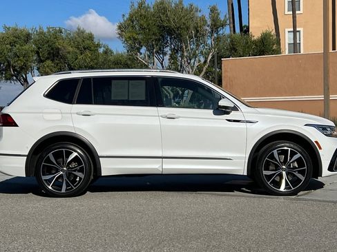 Used 2023 Volkswagen Tiguan SEL R-Line image 3