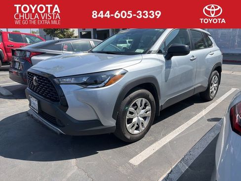Certified 2023 Toyota Corolla Cross L image 1