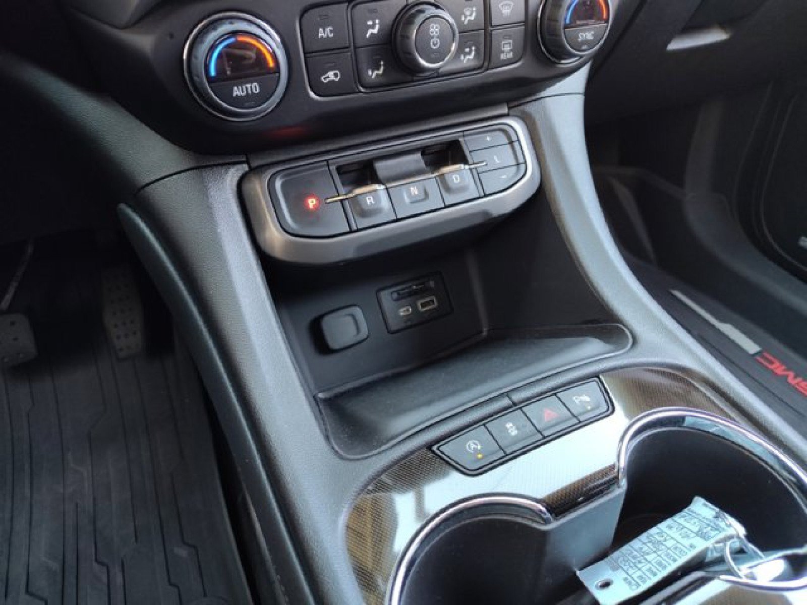 Used 2023 GMC Acadia AT4 w/ Preferred Package AWD/4WD image 14