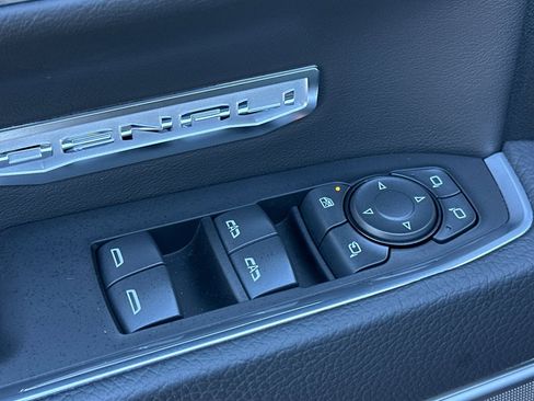 Used 2025 GMC Sierra 1500 Denali image 12