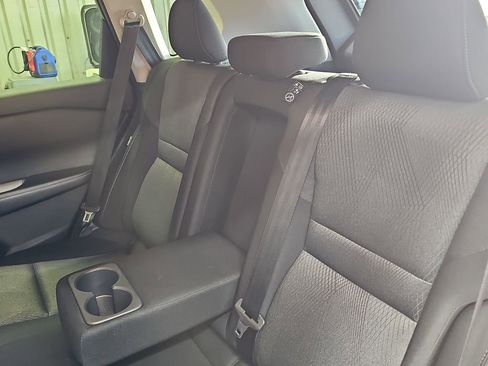 Used 2024 Nissan Rogue SV image 14