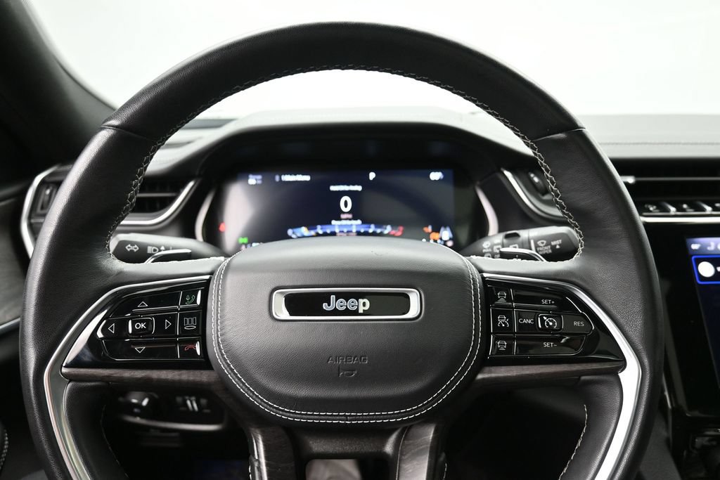 Used 2022 Jeep Grand Cherokee Overland AWD/4WD image 12