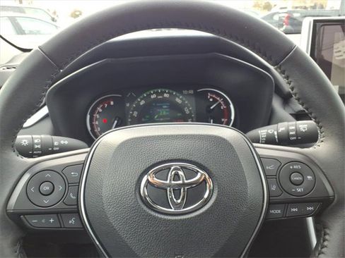 Used 2024 Toyota RAV4 XLE Premium image 21