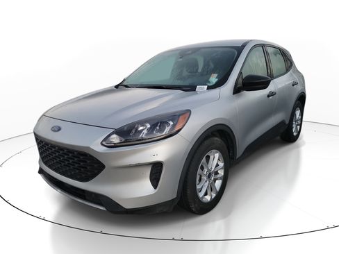 Used 2020 Ford Escape S image 3