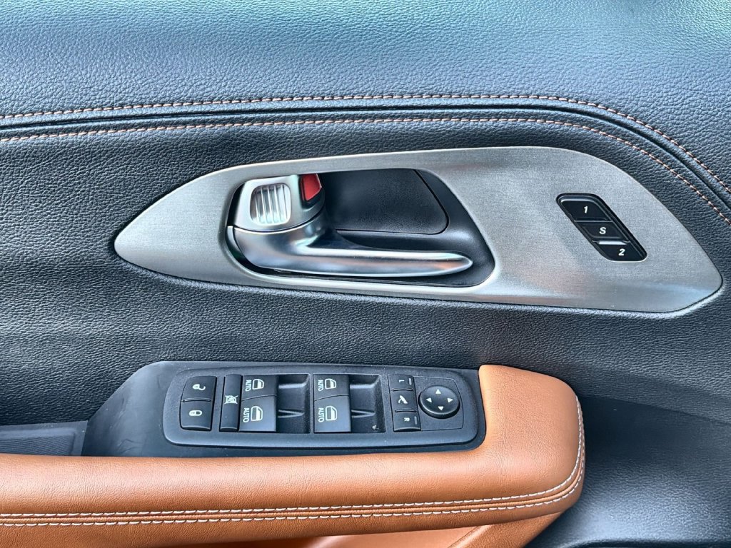 Used 2026 Chrysler Pacifica Pinnacle FWD image 15