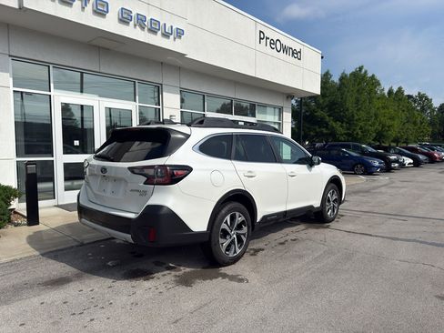 Used 2022 Subaru Outback Limited XT AWD/4WD image 3