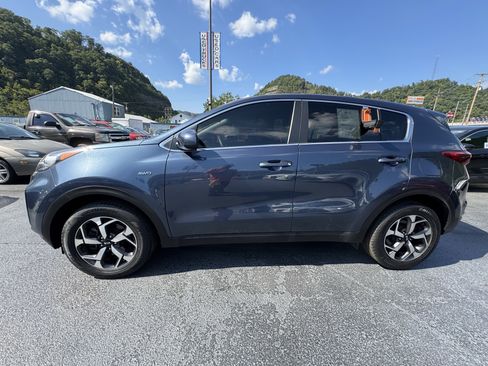 Used 2022 Kia Sportage LX AWD/4WD image 4