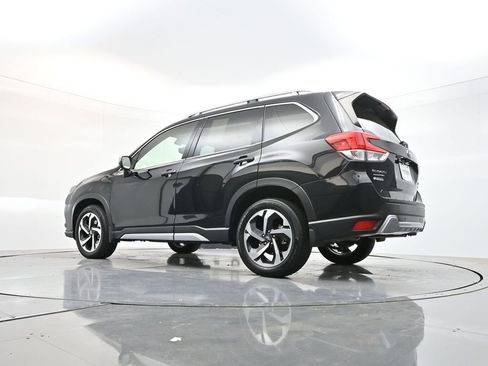 Used 2024 Subaru Forester Touring w/ POP Package 3 AWD/4WD image 35
