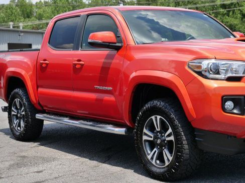 Used 2017 Toyota Tacoma TRD Sport w/ Premium & Technology Package AWD/4WD image 46