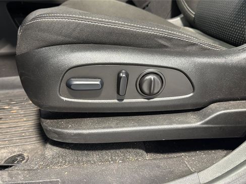 Used 2024 GMC Terrain SLE w/ Driver Convenience Package AWD/4WD image 25