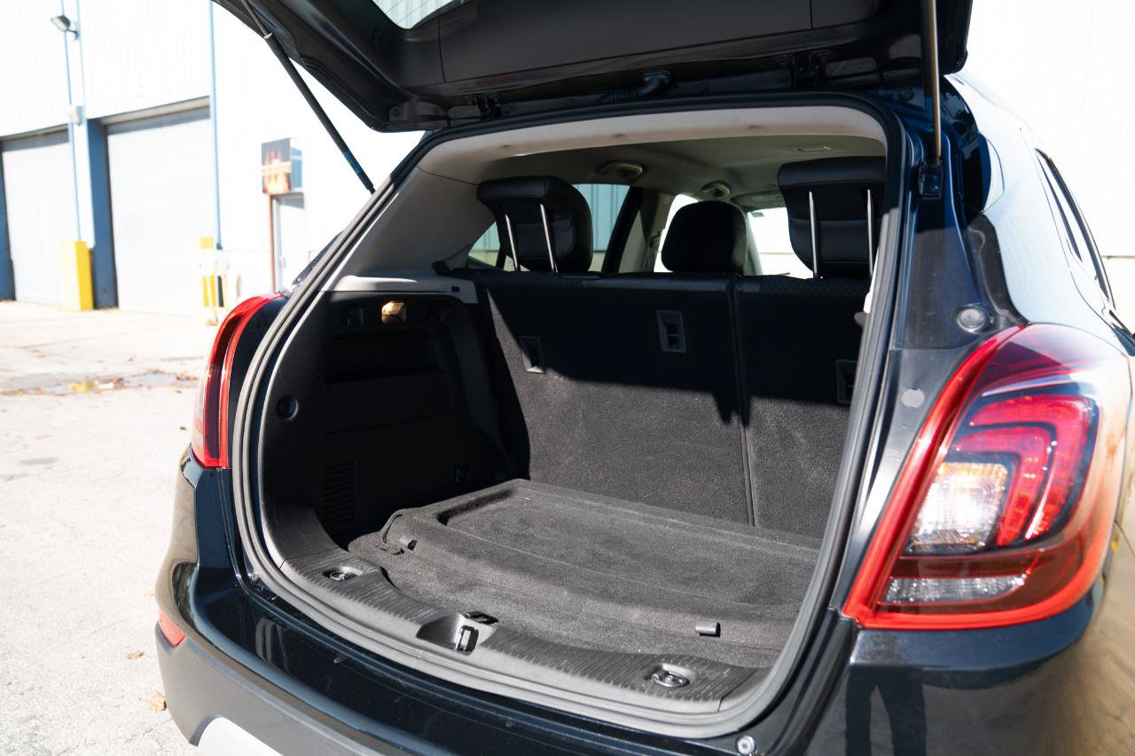 Used 2021 Buick Encore Preferred AWD/4WD image 16