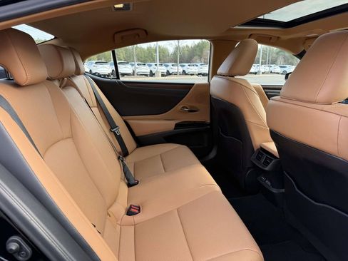 Used 2023 Lexus ES 350 Premium image 17