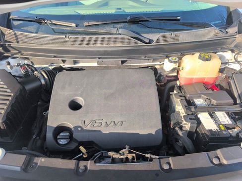 Used 2018 Chevrolet Traverse LT FWD image 13