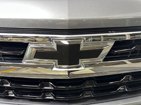 Used 2025 Chevrolet Silverado 1500 LT image 9