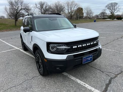 Used 2025 Ford Bronco Sport Outer Banks w/ Outer Banks Tech Package+ image 2