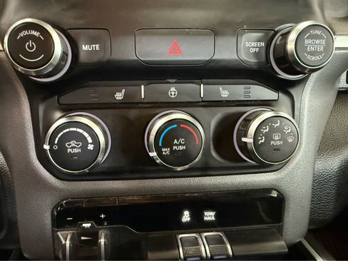 Used 2020 RAM 2500 Big Horn w/ Level 1 Equipment Group AWD/4WD image 18