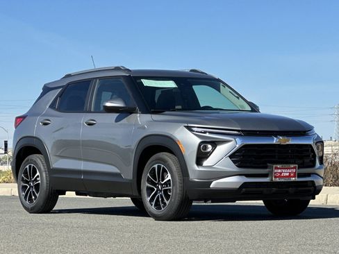 New 2026 Chevrolet TrailBlazer LT image 2