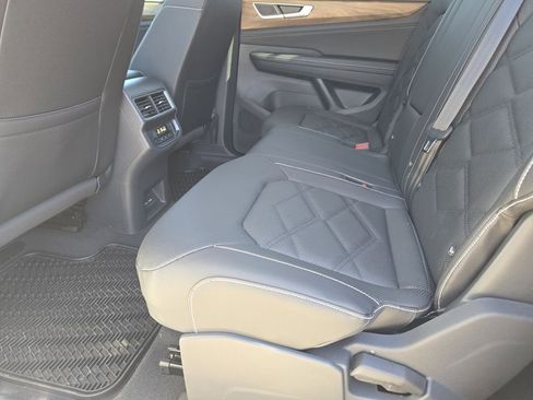 New 2026 Volkswagen Atlas SE FWD image 20