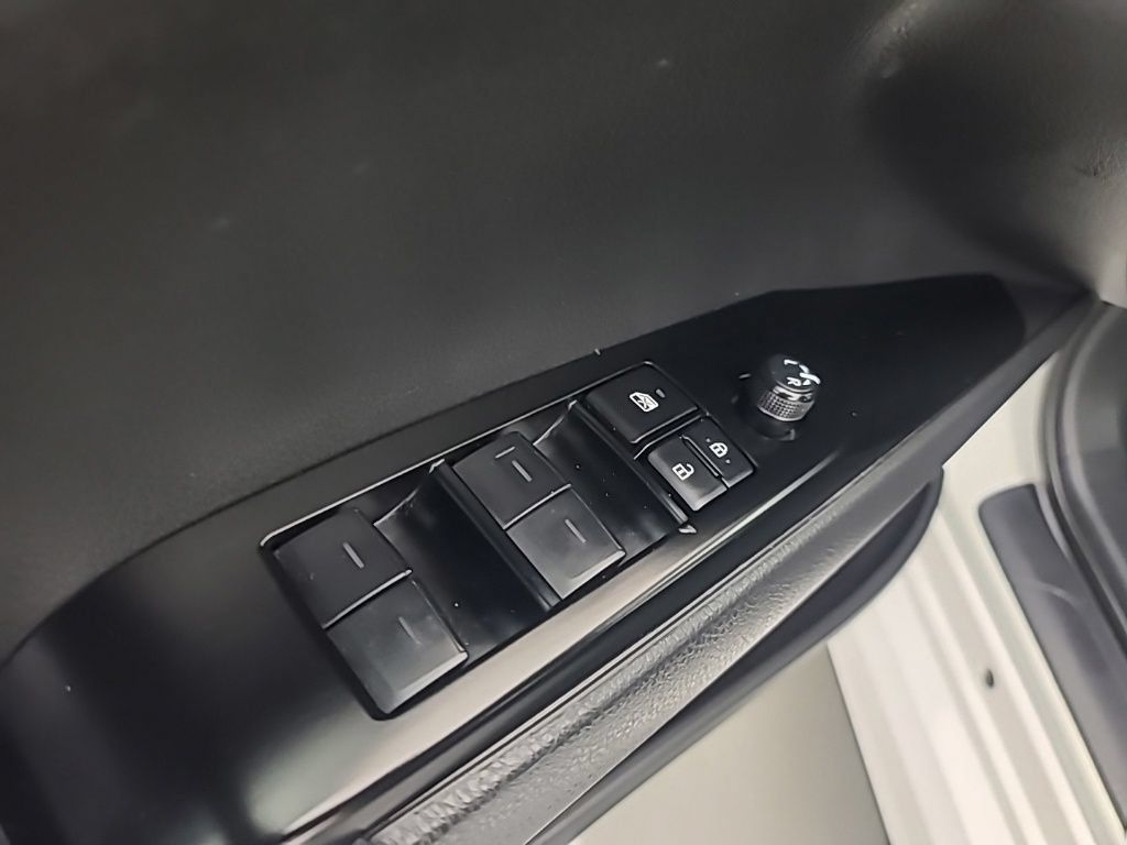 Used 2025 Toyota Camry SE FWD image 24