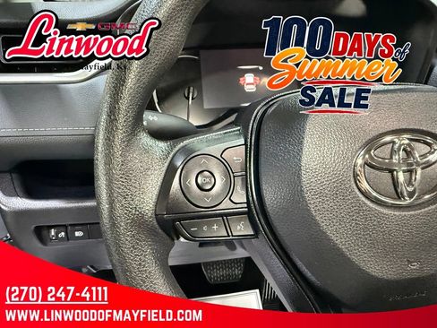 Used 2025 Toyota RAV4 XLE FWD image 19