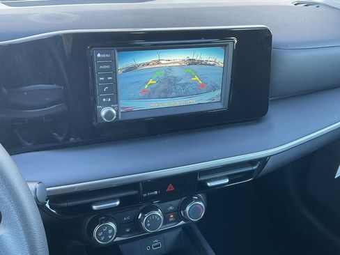 Used 2025 Nissan Kicks S image 13