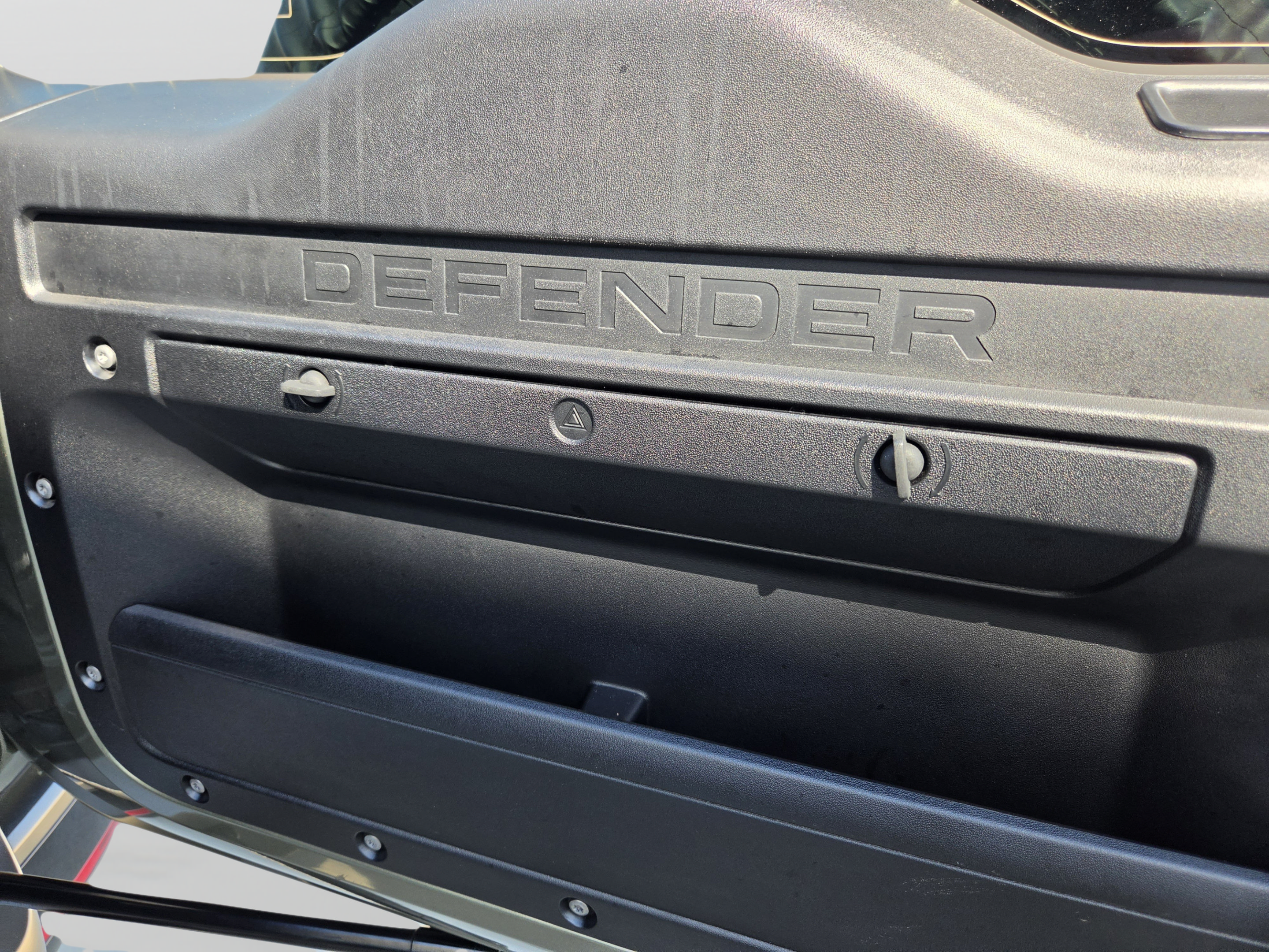 Used 2024 Land Rover Defender 110 X-Dynamic SE AWD/4WD image 35